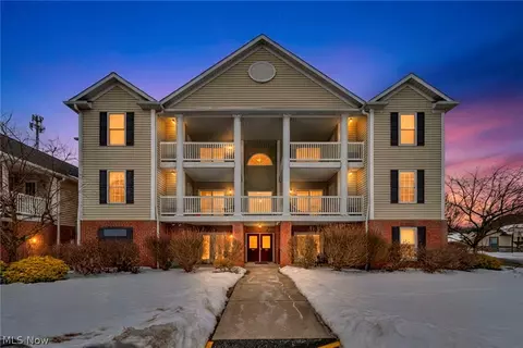 1259 SW Lauren Crest St SW, Hartville, OH 44632
