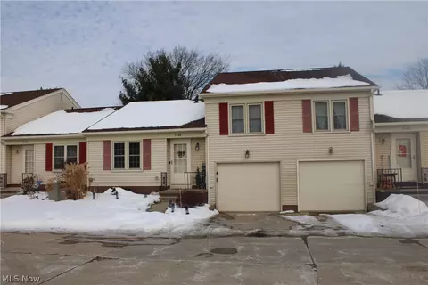 5279 Creekside Blvd #T34, Brunswick Hills, OH 44212