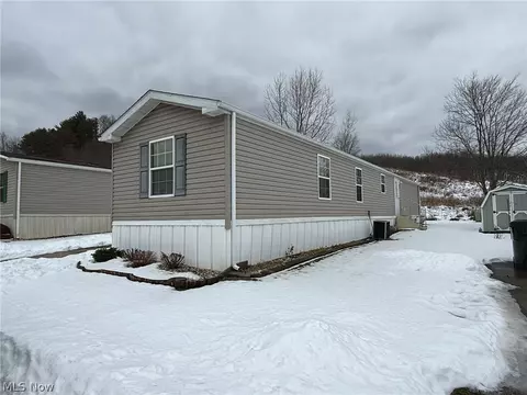2933 Rabbit Dr, Dennison, OH 44621
