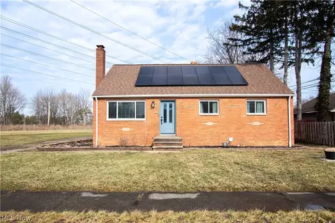 7256 Markal Dr, Middleburg Heights, OH 44130
