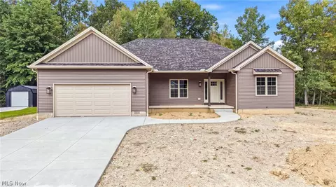 2310 Wilshire Dr, Cortland, OH 44410