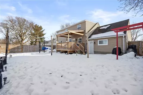 Exterior - 141 Elma Dr, Elyria, OH 44035 photo 3 of 12