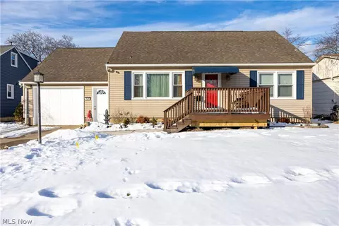 Exterior - 141 Elma Dr, Elyria, OH 44035 photo 9 of 12