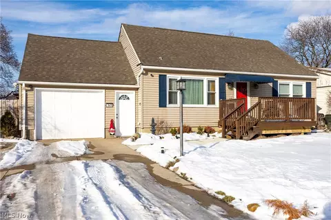 141 Elma Dr, Elyria, OH 44035