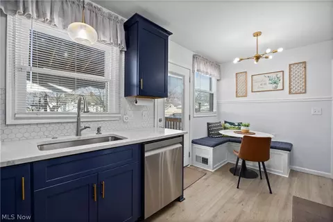 Kitchen - 141 Elma Dr, Elyria, OH 44035 photo 5 of 5
