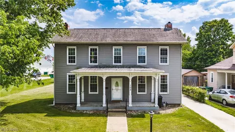 105 W 4 12 St, Williamstown, WV 26187