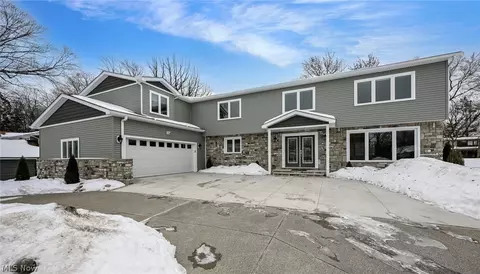 26436 Annesley Rd, Beachwood, OH 44122