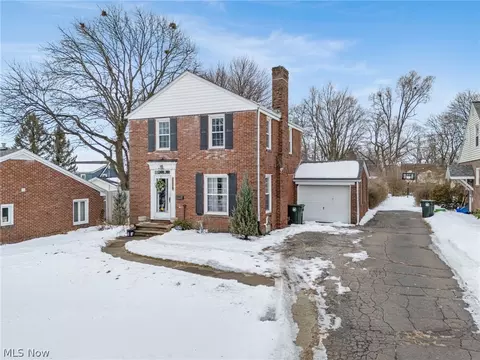 1218 24th St NE, Canton, OH 44714