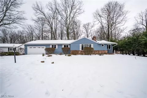 5743 Brookwood Dr, Akron, OH 44319