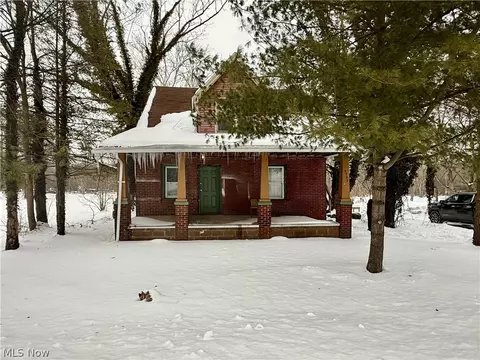 3322 Mccartney Rd, Youngstown, OH 44505