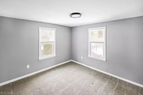 Bedroom - 584 Evans Ave, Akron, OH 44310 photo 3 of 6