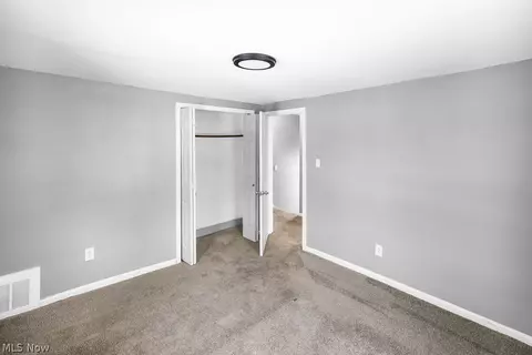 Bedroom - 584 Evans Ave, Akron, OH 44310 photo 4 of 6