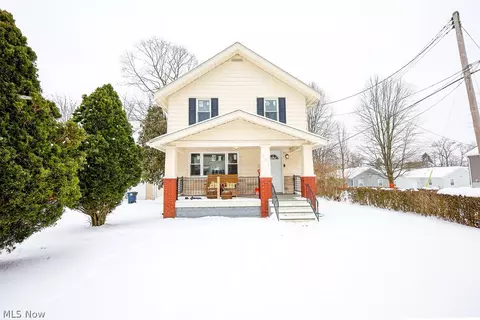 584 Evans Ave, Akron, OH 44310