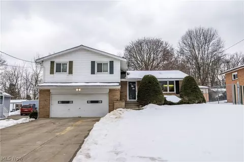2360 Savoy Ave, Akron, OH 44305