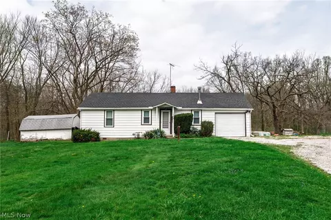 1069 W Nimisila Rd, New Franklin, OH 44216