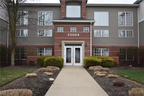 23004 Chandlers Ln #4-344, Olmsted Falls, OH 44138