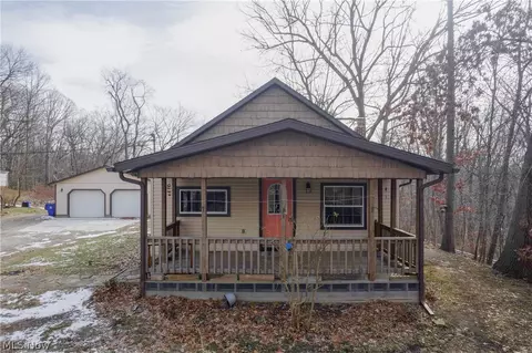 2135 Rankin Dr, Ravenna, OH 44266