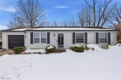173 Chapel Hill Dr NW, Warren, OH 44483