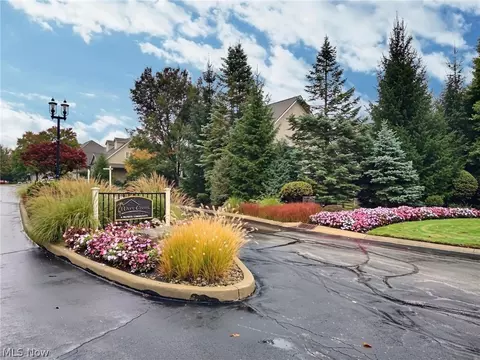 Sl 32 River Trail, Lyndhurst, OH 44124