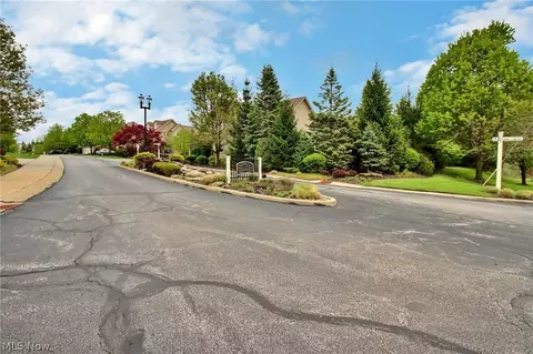 Sl 32 River Trail, Lyndhurst, OH 44124