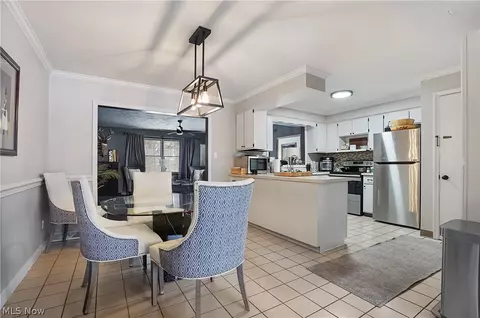 Dining - 321 Meadowbrook Ave, Boardman, OH 44512 photo 1 of 3
