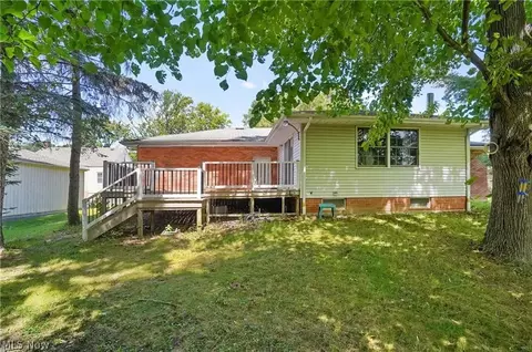 Exterior - 321 Meadowbrook Ave, Boardman, OH 44512 photo 5 of 7