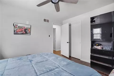 Bedroom - 321 Meadowbrook Ave, Boardman, OH 44512 photo 2 of 7