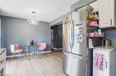 Kitchen - 321 Meadowbrook Ave, Boardman, OH 44512 photo 4 of 6