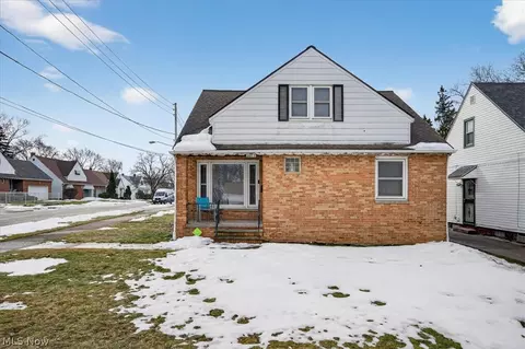 17282 Mccracken Rd, Maple Heights, OH 44137