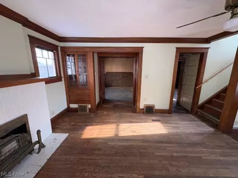 Living - 834 Clarendon Ave NW, Canton, OH 44708 photo 2 of 4
