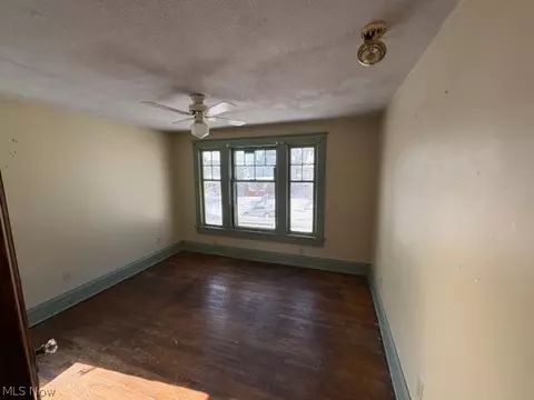 Bedroom - 834 Clarendon Ave NW, Canton, OH 44708 photo 1 of 3