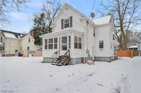 434 Matthews St, Akron, OH 44306