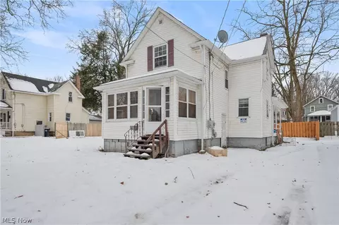 434 Matthews St, Akron, OH 44306