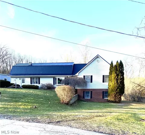 400 Lyons Ave, East Palestine, OH 44413