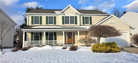 19496 Echo Dr, Strongsville, OH 44149
