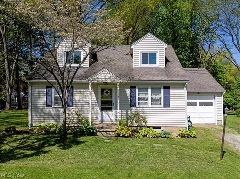 2874 Melrose Dr, Wooster, OH 44691