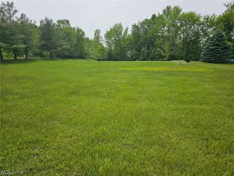 7 Tami Ct, Cortland, OH 44410