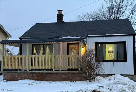 1522 Mapledale Rd, Wickliffe, OH 44092