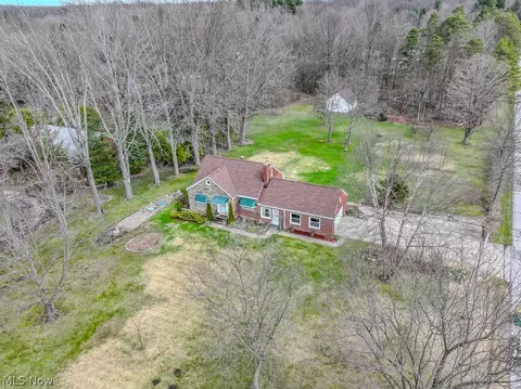 View/Area - 2695 River Rd, Willoughby Hills, OH 44094 photo 2 of 4