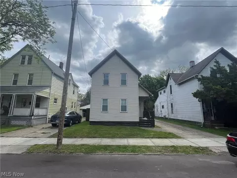 1309 W 87th St, Cleveland, OH 44102