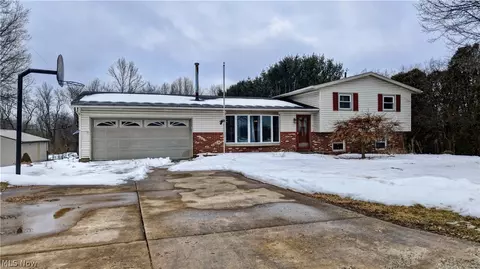 240 Harmon Ave NW, Brewster, OH 44613