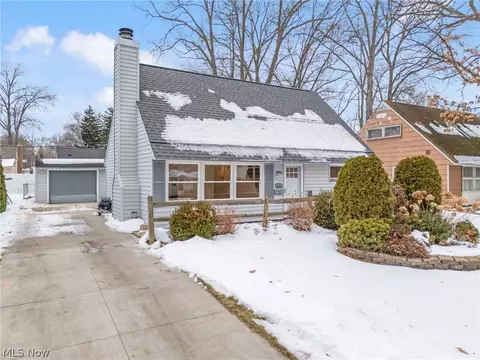 1912 Hanover St, Cuyahoga Falls, OH 44221