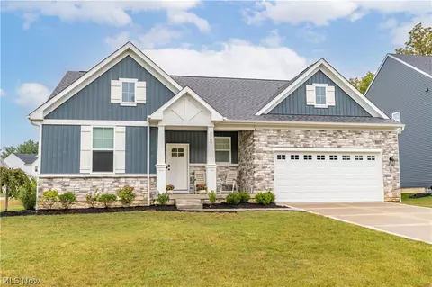 2769 Weeping Pine Dr, Medina, OH 44256