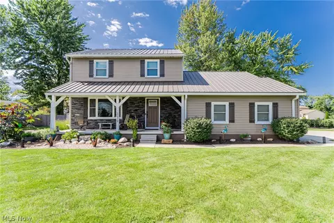 370 Lear Rd, Avon Lake, OH 44012
