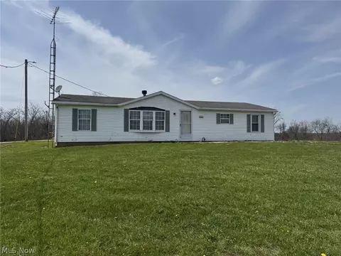 4135 Avon Rd NE, Carrollton, OH 44615