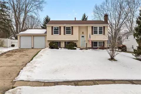 4704 Red Willow Rd, Stow, OH 44224