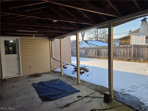 Exterior - 1108 N Walnut St, Dover, OH 44622 photo 3 of 3