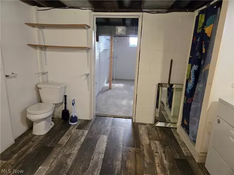 Bath - 1108 N Walnut St, Dover, OH 44622 photo 5 of 5