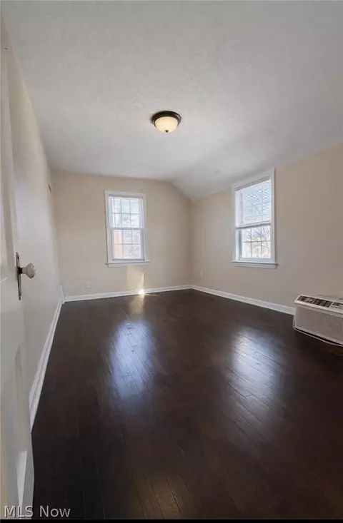 579 E 260th St, Euclid, OH 44132 photo 9