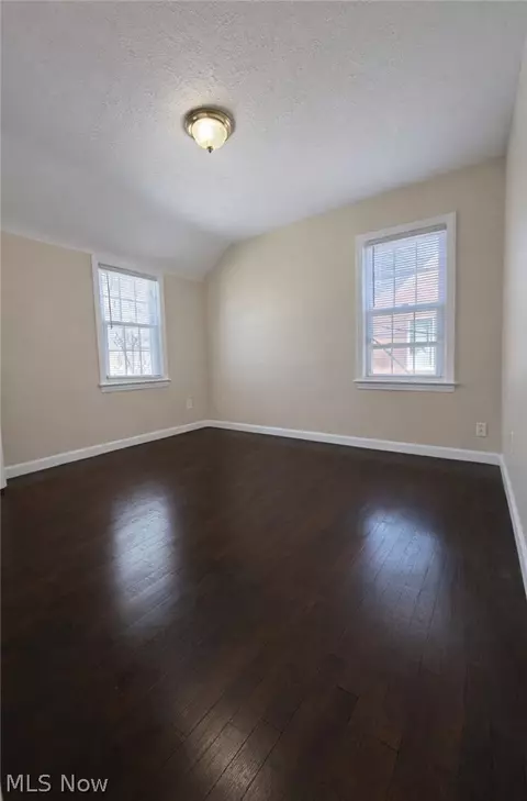 579 E 260th St, Euclid, OH 44132 photo 8